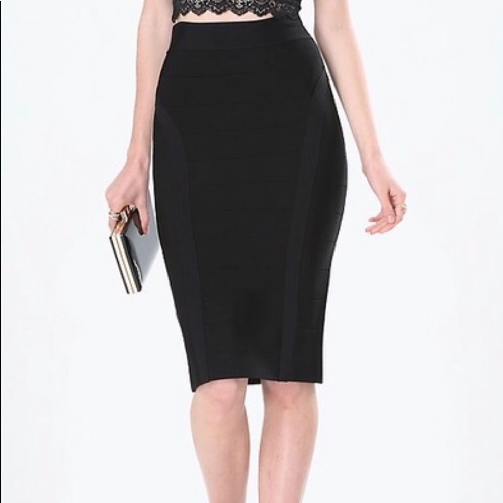 Bebe Women’s bandage midi skirt size medium